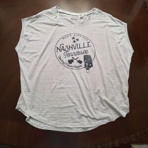 Ryman Auditorium women’s Top NWT 🎼🤠